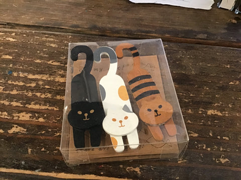 Mini shop cat wooden clip