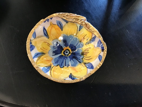 Decoupage shells