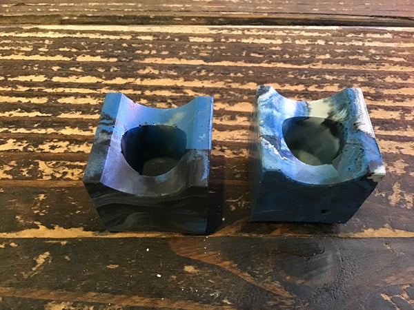 Concrete cigar rest