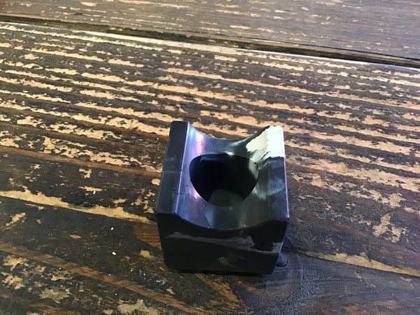 Concrete cigar rest