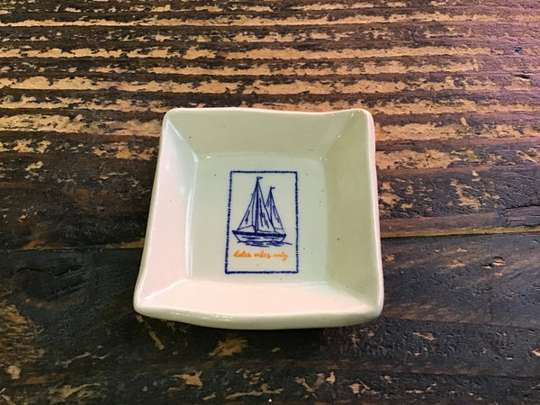 Ceramic Bowls & Dishes