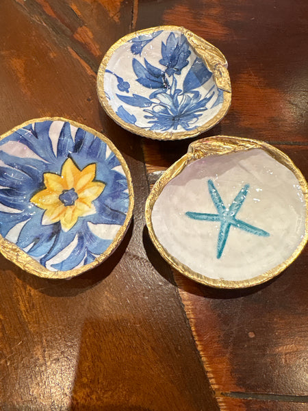 Decoupage shells