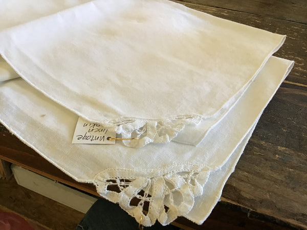 Table clothes/ Linens