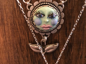 Flower face necklace