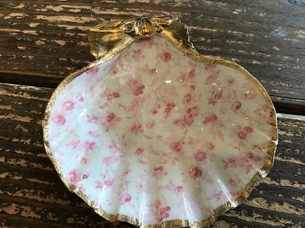 Decoupage shells