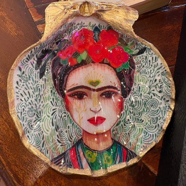 Decoupage shells