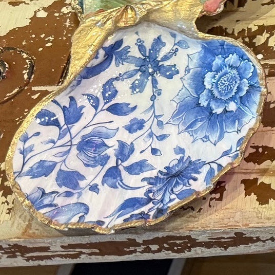 Decoupage shells