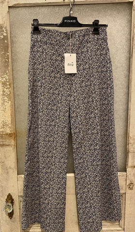 Niu Navy n White Trouser